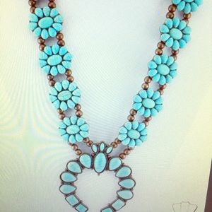 Beautiful Floral Tiger Paw Necklace